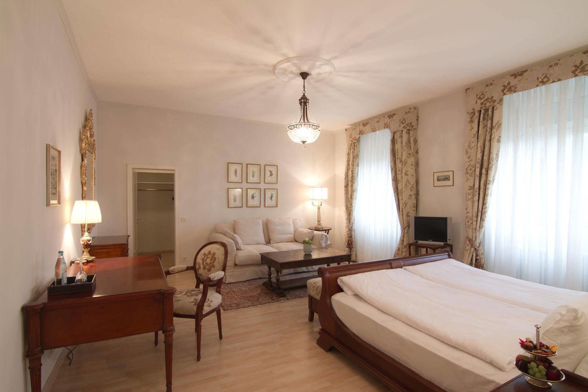 Hotel Romerbad Баденвайлер Екстер'єр фото